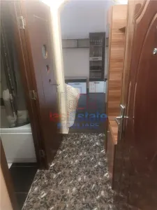 Apartament 2 camere etaj 1cu centrala proprie -  cartier Tatarasi - foto 11