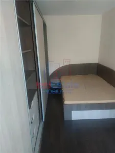 Apartament 2 camere etaj 1cu centrala proprie -  cartier Tatarasi - foto 3