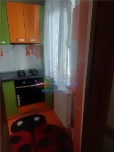 Apartament 2 camere etaj 1cu centrala proprie -  cartier Tatarasi - foto 9