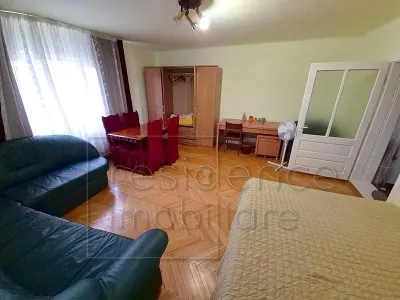 Camera la casa, Zorilor, zona UMF si USAMV+Curte - foto 3