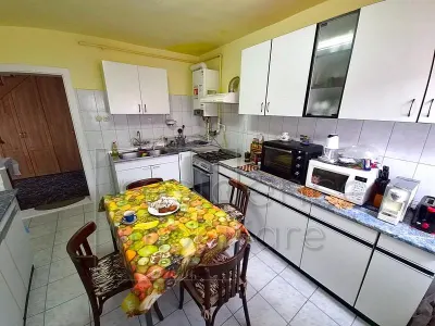 Camera la casa, Zorilor, zona UMF si USAMV+Curte - foto 4