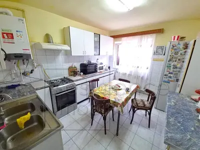 Camera la casa, Zorilor, zona UMF si USAMV+Curte - foto 5