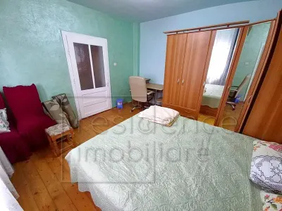 Camera la casa, Zorilor, zona UMF si USAMV+Curte - foto 3