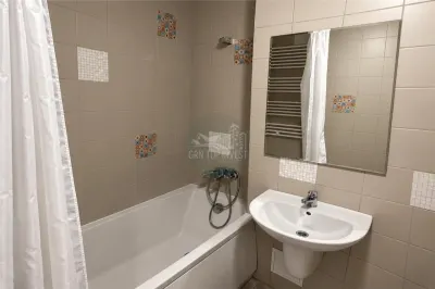 Apartament modern 2 camere curte si 3 parcari Selimbar - foto 5