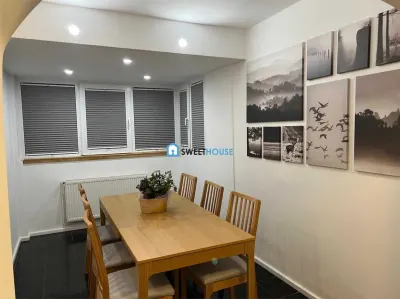 Apartament cu trei camere bloc tip vila Centru Civic - foto 2