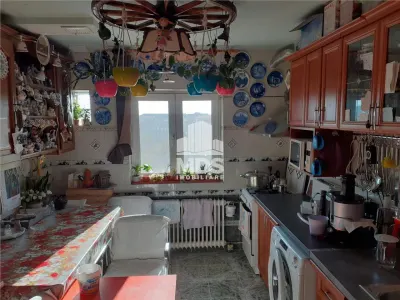 Apartament cu 4 camere, decomandat, in zona Lipovei - Timisoara