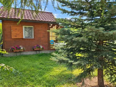 Campulung Moldovenesc, zona Cucoara | 4.544 mp teren | 2 casute locuibile + 2 foisoare - foto 14
