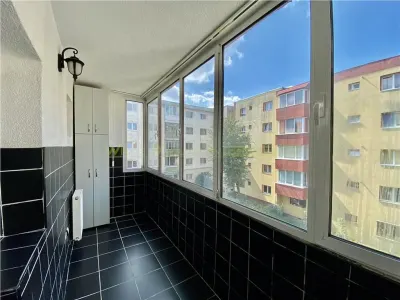 De Inchiriat 3 camere decomandate | Mobilat, utilat| Tractorul, Brasov - foto 18