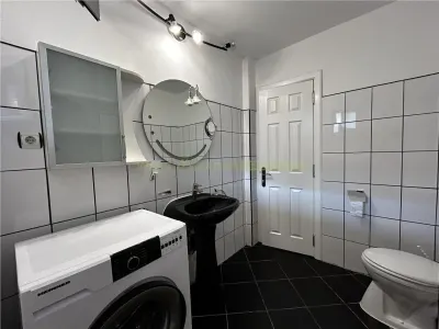 De Inchiriat 3 camere decomandate | Mobilat, utilat| Tractorul, Brasov - foto 5