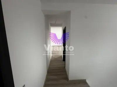 Duplex 5 camere -150mpu, curte 250mp - Cisnadie - foto 4