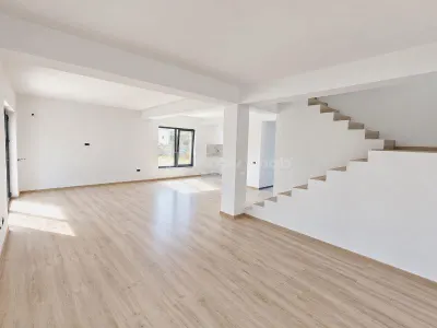 Vanzare - Casa individuala  - Vila P+1+M -   Prelungirea Ghencea -  Margelelor - teren 370 mp -  STB - 310000E tva inclus  -    Comision 0 ! - foto 2