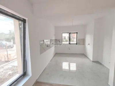 Vanzare - Casa individuala  - Vila P+1+M -   Prelungirea Ghencea -  Margelelor - teren 370 mp -  STB - 310000E tva inclus  -    Comision 0 ! - foto 3
