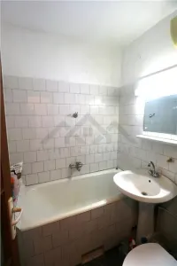 Apartament cu 3 camere, centrala proprie, zona Aradului - foto 11