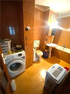 Apartament cu 3 camere, centrala proprie, zona Aradului - foto 10
