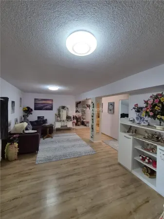 Casă 10 camere Varias - poza 1