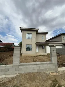 DUPLEX CU GARAJ, TEREN GENEROS ȘI 4 DORMITOARE - foto 2