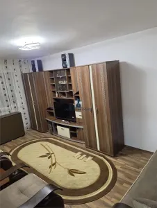 Inchiriere Apartament 3 Camere Decomandat Aparatorii Patrie Cu Centrala - foto 7