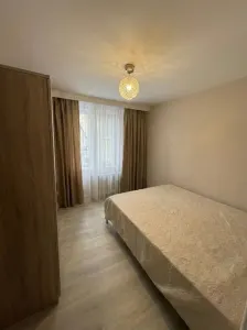 Proprietar - Vand apartament cu 4 camere - foto 3