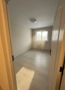 Proprietar - Vand apartament cu 4 camere - foto 4