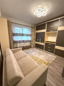 Apartament 3 camere confort 1 decomandat zona Orizont - foto 3