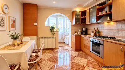 3 camere decomandat, spatios, 65 mp, gata de locuit, zona Garii, Fagaras - foto 2