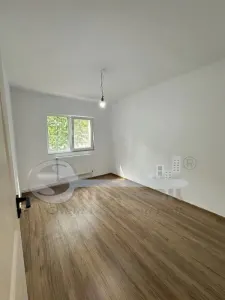Apartament cu 4 camere renovat complet, etaj 1, Dacia - foto 3