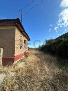 RECO Teren generos intravilan cu potential ridicat - foto 3