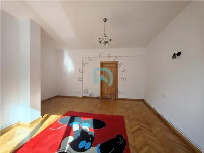 Închiriez 3 camere, Centrul Istoric, Brașov - foto 6