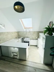 Apartament 4 camere | 100 mp | 3 dormitoare | La casa | Zona Balcescu | 2 bai | Intrare separata | Aproape de universitati - foto 4