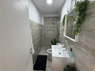APARTAMENT 1 CAMERA - MOBILAT SI UTILAT - ZONA CENTRALA - foto 7