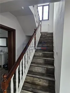 Casă/Vilă spațioasă cu etaj și garaj – Preț: 250.000 € - foto 12