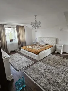 Casă/Vilă spațioasă cu etaj și garaj – Preț: 250.000 € - foto 14