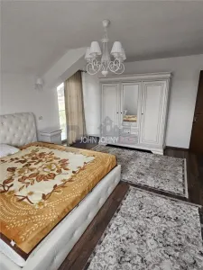Casă/Vilă spațioasă cu etaj și garaj – Preț: 250.000 € - foto 15