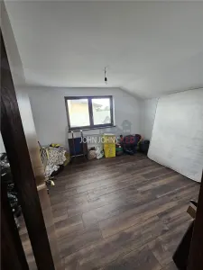 Casă/Vilă spațioasă cu etaj și garaj – Preț: 250.000 € - foto 19