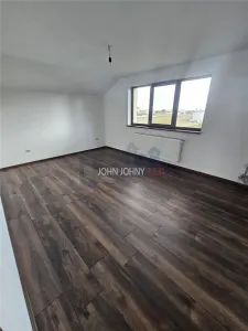 Casă/Vilă spațioasă cu etaj și garaj – Preț: 250.000 € - foto 20