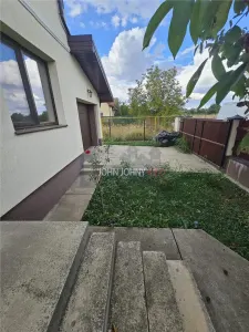Casă/Vilă spațioasă cu etaj și garaj – Preț: 250.000 € - foto 6