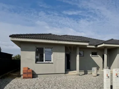 NOU - DUPLEX 3 CAMERE - ZONA BUNA - MOSNITA - - foto 3