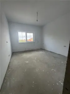 Casa spațioasa – 4 Dormitoare – Despartita prin Garaj (140 mp utili, 400 mp teren, Asfalt) - foto 14