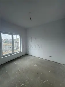 Casa spațioasa – 4 Dormitoare – Despartita prin Garaj (140 mp utili, 400 mp teren, Asfalt) - foto 16