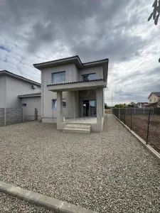 Casa spațioasa – 4 Dormitoare – Despartita prin Garaj (140 mp utili, 400 mp teren, Asfalt) - foto 3