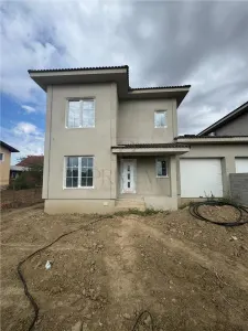 Casa spațioasa – 4 Dormitoare – Despartita prin Garaj (140 mp utili, 400 mp teren, Asfalt) - foto 6
