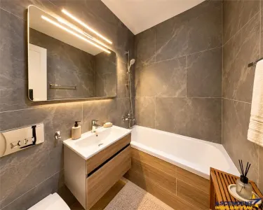 Prima inchiriere!Apartament cu farmec istoric si confort modern, 2 bai, Centrul Istoric, Brasov - foto 5