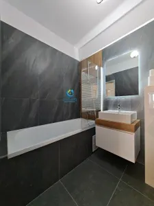 Inchiriem Apartament 3 Camere, Tip Studio, Modern, Tractorul - foto 17