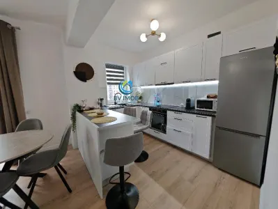 Inchiriem Apartament 3 Camere, Tip Studio, Modern, Tractorul - foto 8