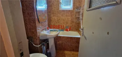 Apartament 3 camere de vanzare zona Centru - foto 10