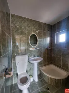 Casa spatioasa langa Spitalul Judetean - foto 12