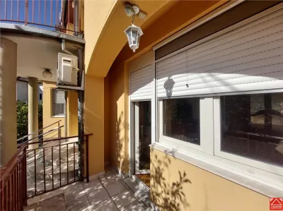 Casa spatioasa langa Spitalul Judetean - foto 15