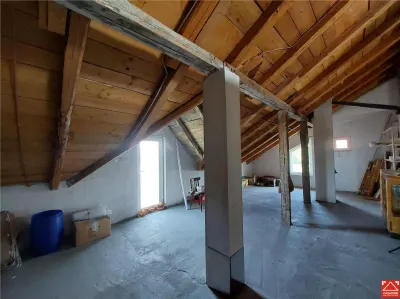 Casa spatioasa langa Spitalul Judetean - foto 19