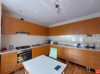 Casa spatioasa langa Spitalul Judetean - foto 4