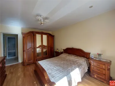 Casa spatioasa langa Spitalul Judetean - foto 6